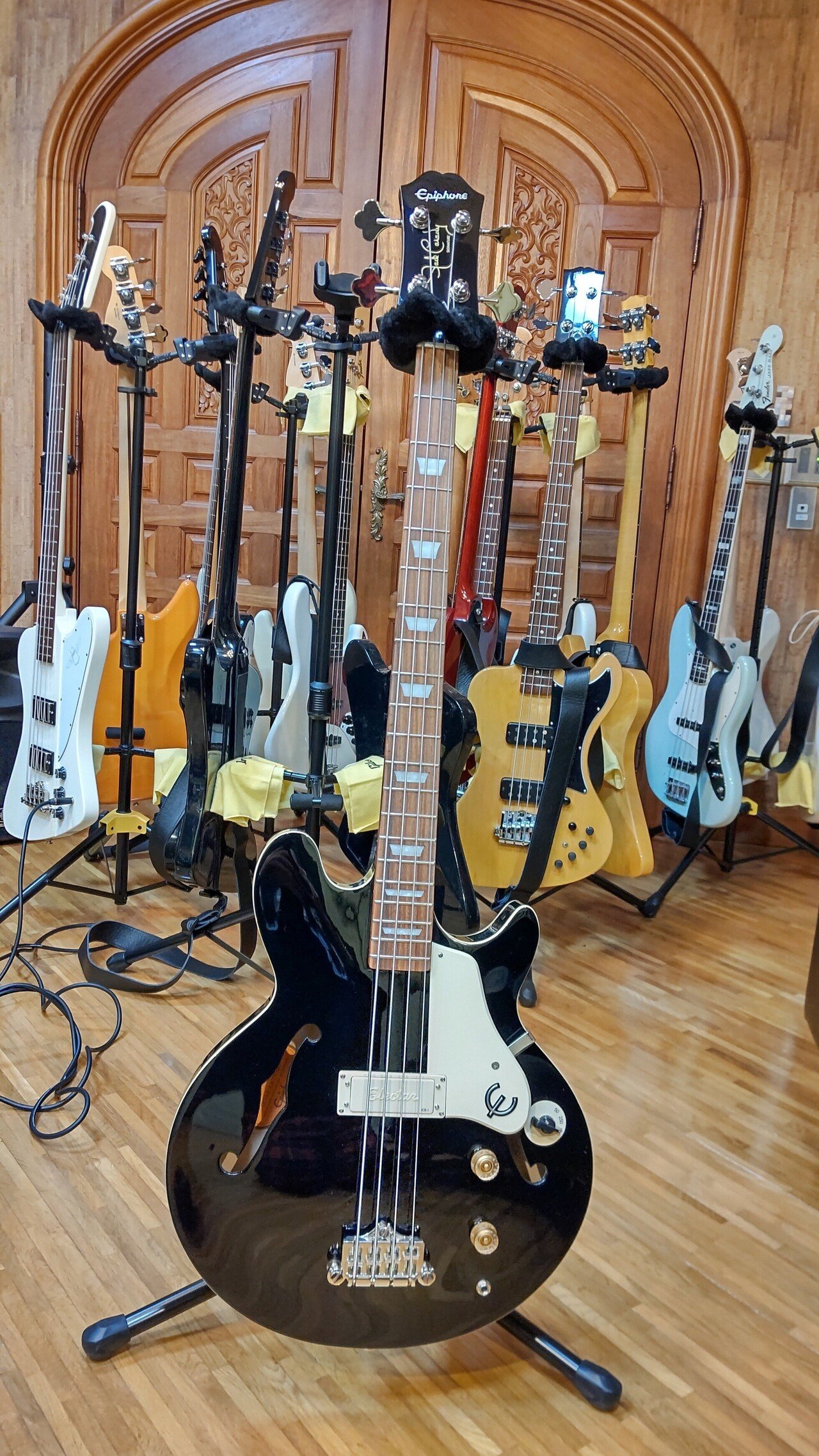 Epiphone Jack Casady エピフォン ジャック キャサディ Amazon.com: Epiphone Jack Casady Bass Guitar Lefty, Metallic