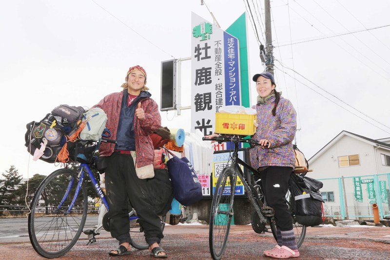 世界一周の山田・山崎夫妻 牡鹿観光で一宿一飯の恩義 (3)