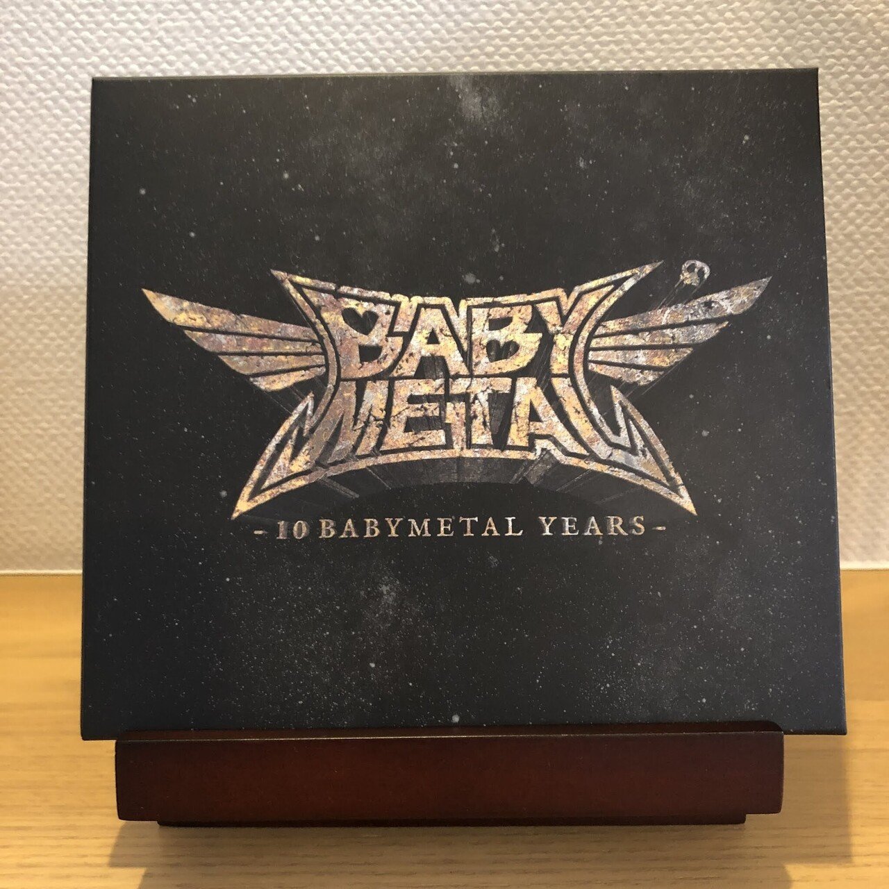 アルバム飾り 蝶々　オーダーのみ！ レビュー／BABYMETALのベスト盤「10 BABYMETAL YEARS」｜たろ