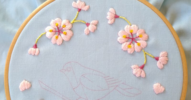 桜の花とメジロの刺繍枠キットを作ろう ステップ6 桜の花の刺繍4 Apostrophe S 刺繍雑貨作家 Note 桜の花とメジロの刺繍枠キットを作ろう ステップ6 桜の花の刺繍4 Apostrophe S 刺繍雑貨作家 Note