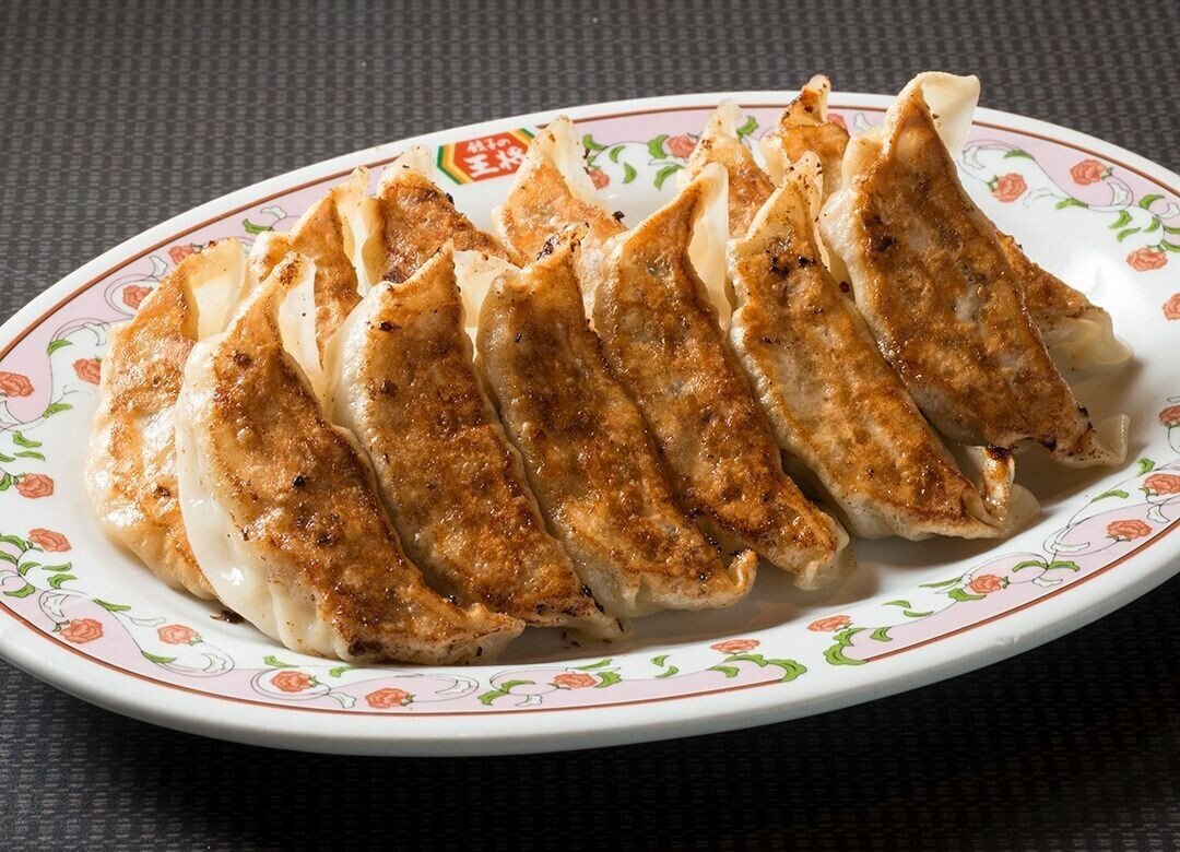 中国語の発音 Guo グオ のような音で 漫画の主人公がダメージを受けた 的な感じ 第一声の 锅 鍋 が思い浮かぶ 中国語で焼き餃子 の事を 锅贴 と言うが 後に餃子の王将で聞く コーテルイーガ と かくびん 中国語発音サポーター 相互フォロー中 Note