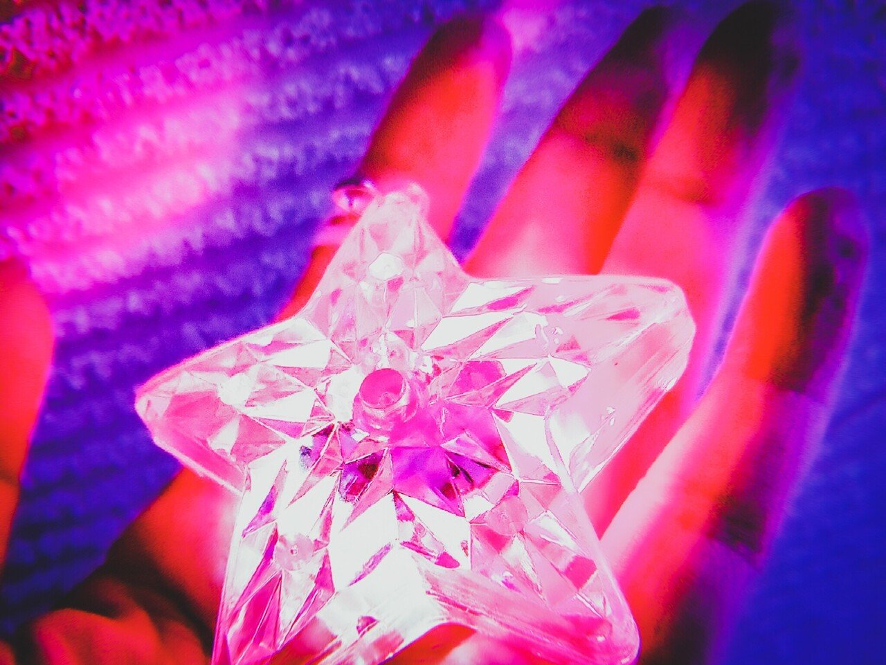 何となくキラキラしたものを撮りたかっただけの写真 意味は無いです ねこぢた Note