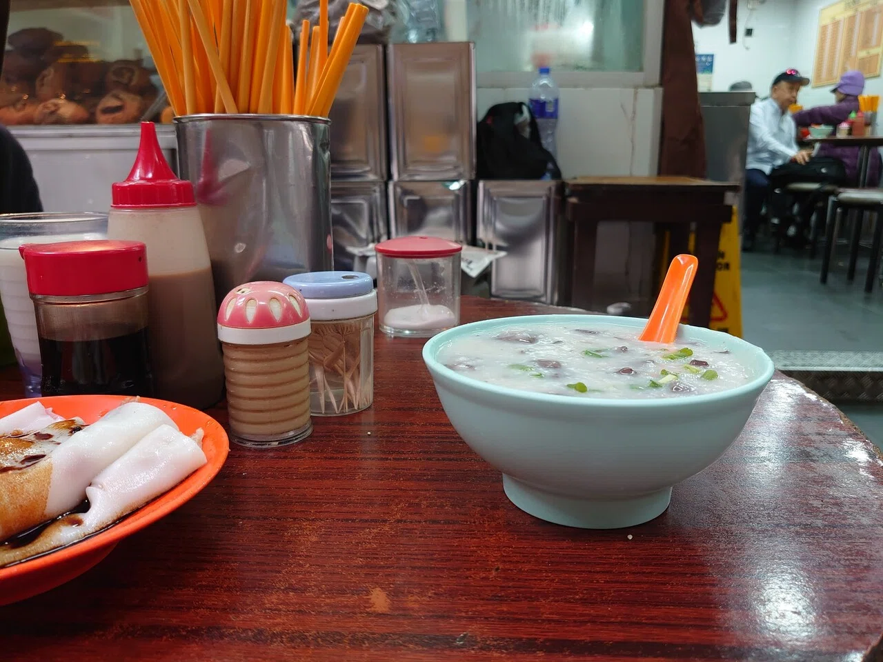 美食天国・香港の大衆食堂「茶餐廳（ちゃーちゃんてん）」って何