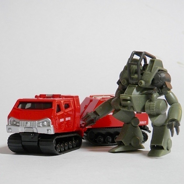 ロングトミカ 全地形対応車 レッドサラマンダーエクストリームV ロング