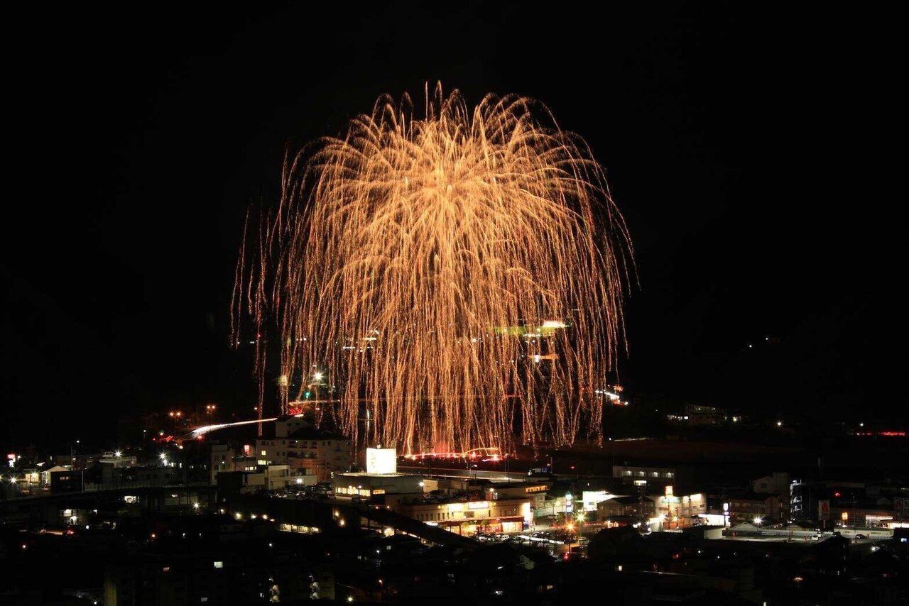 高梁の高校生が起こした奇跡 卒業式サプライズ 恩返し花火プロジェクトの結果は 横山弘毅 岡山県高梁市 教育dx 移住したくなる地域づくり Note 高梁の高校生が起こした奇跡 卒業式サプライズ 恩返し花火プロジェクトの結果は 横山弘毅 岡山県高梁市 教育dx 移住したくなる地域づくり Note