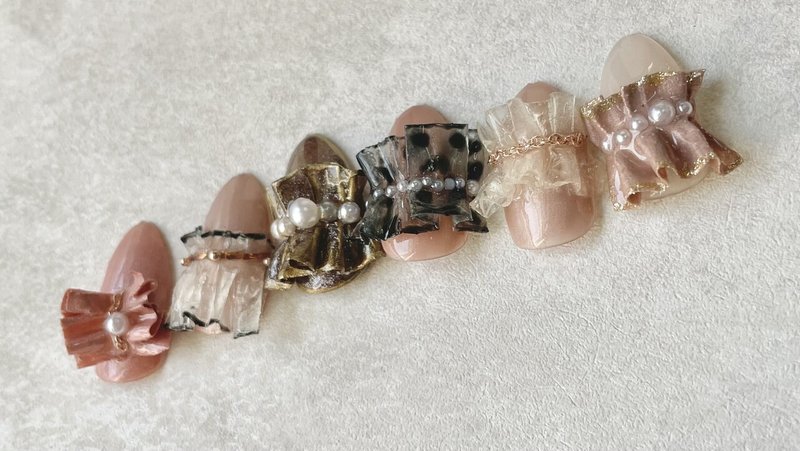 セリアジェル ティッシュを使って作る Instagramで話題の チュールネイル シフォンネイル フリルネイル Youtube動画紹介 Lueir Nail ルワネイル Enmi えんみ Note