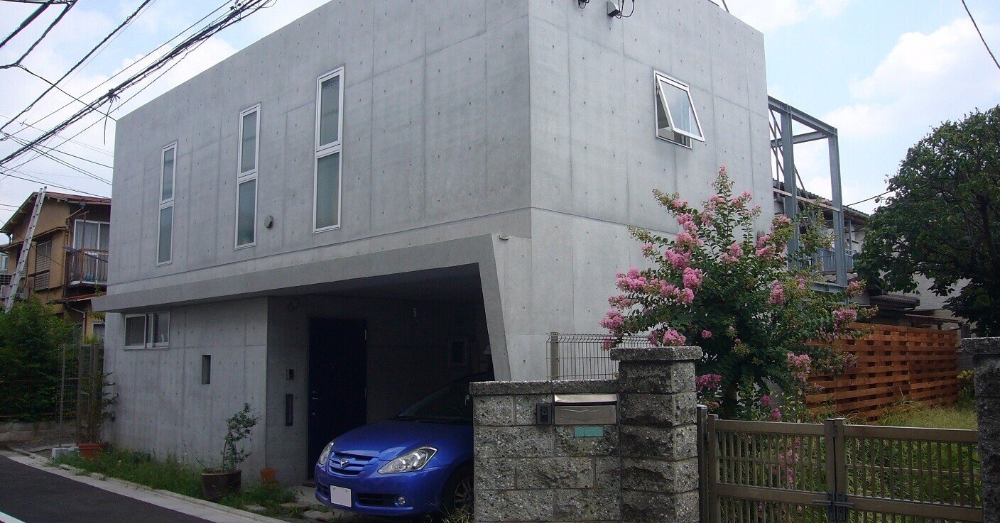 建ぺい率６０ の残り４０ を大きな中庭と坪庭に分け 外部空間として取り込むプランにしました Tokyo Designer S Note