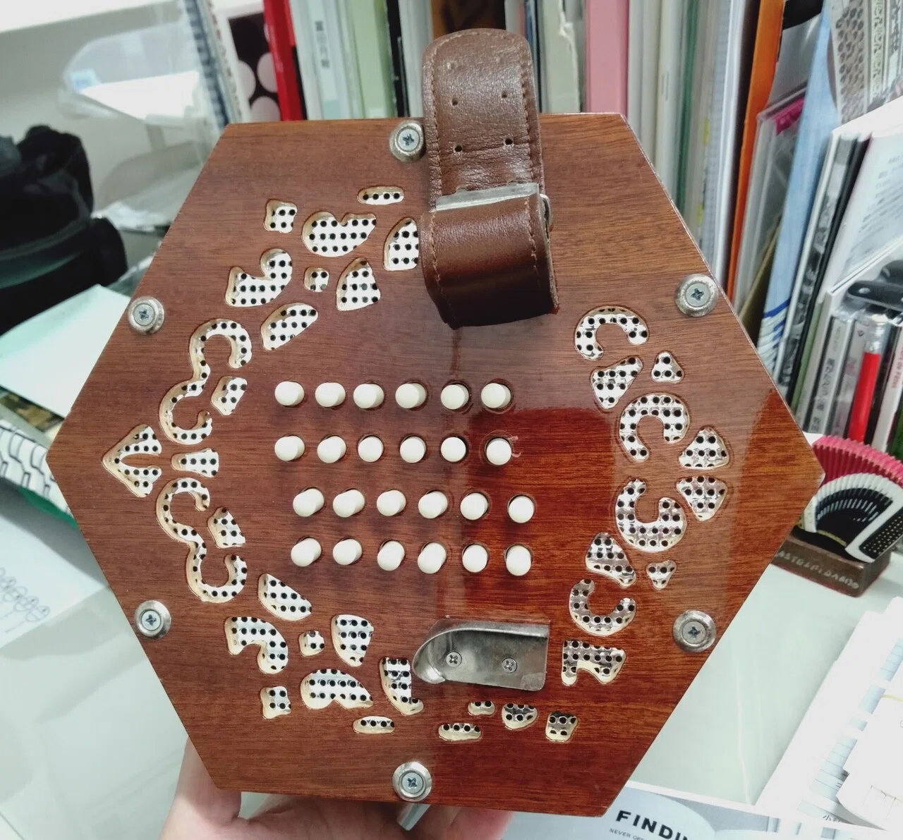HOHNER コンサーティーナ ※一箇所音が出ません コンサーティーナってどんな楽器？｜アコーディオン横丁