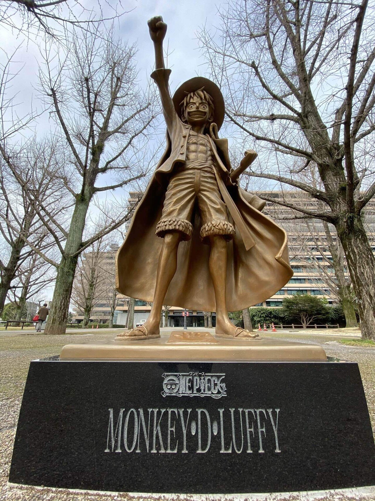 復興のワンピース像 犬の旅 Note