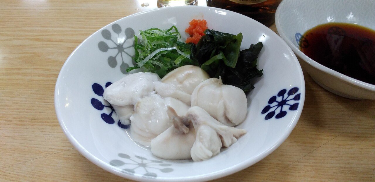 ふぐ の白子ポン酢 北千住 幸楽 初めて食べました O 茹でたてで湯気が立ってます ポン酢は別添え やはりタラとは全然違いますね 初体験の味です ところで私のページでは刺身以外の物は呟 刺身馬鹿一代 Sasimi Nerd Life Note