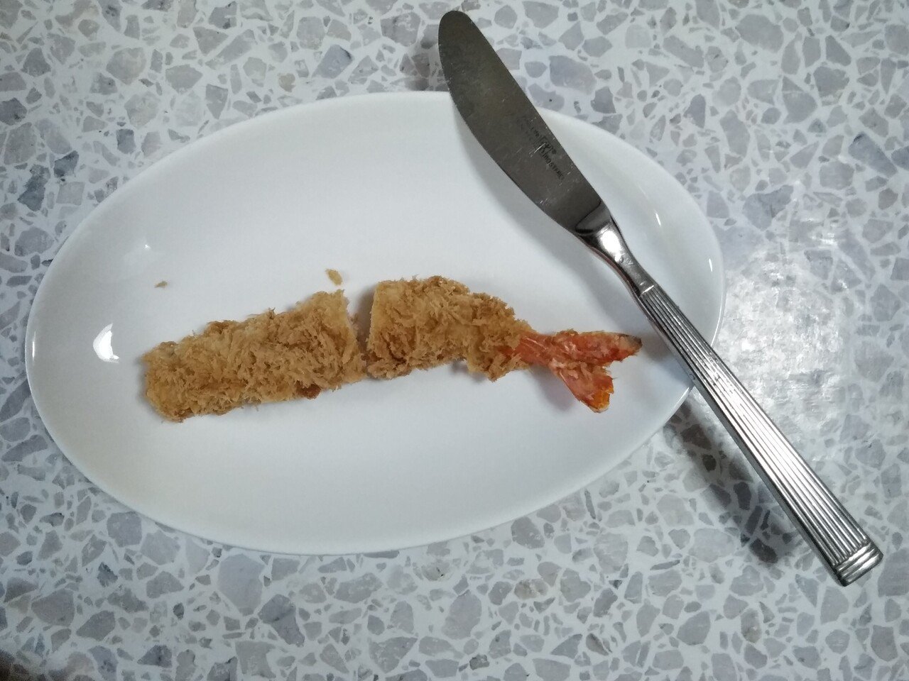 今日のはんぶんこ ɔ C エビフライ 昨日の夜 むすめちゃんが作ってくれたの ひとつ残しておいたから はんぶんこで食べよう 母さん しっぽが好きでしょう ままのすけ 顔文字エッセイスト 自称 Note
