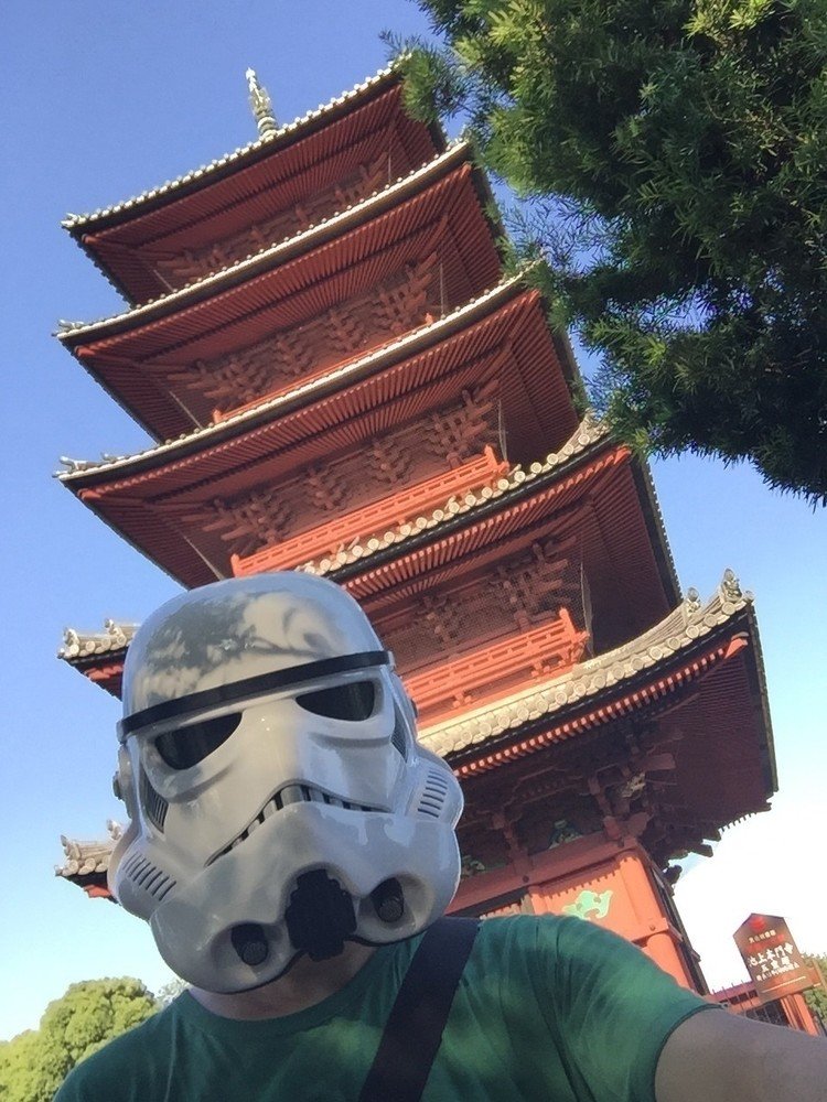 インスタグラムでセルフィートルーパー始めました。https://www.instagram.com/selfie_trooper/　#selfie #selfietrooper #starwars #trooper #自撮り #スターウォーズ #トルーパー #お寺 #五重の塔 #temple #fivestoriedpagoda
