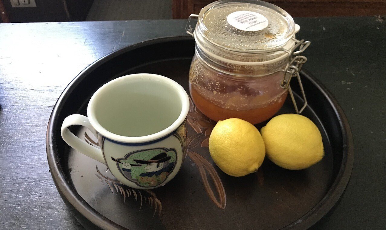 久しぶりに風邪引きました 何もないのではちみつレモン マヌカハニー があればよかったのですが 生はちみつでも効果あり Pcr検査はネガティブだったのでとりあえずよかったですが うかうか風邪も引けませんね キョウコ ハーバリスト Note