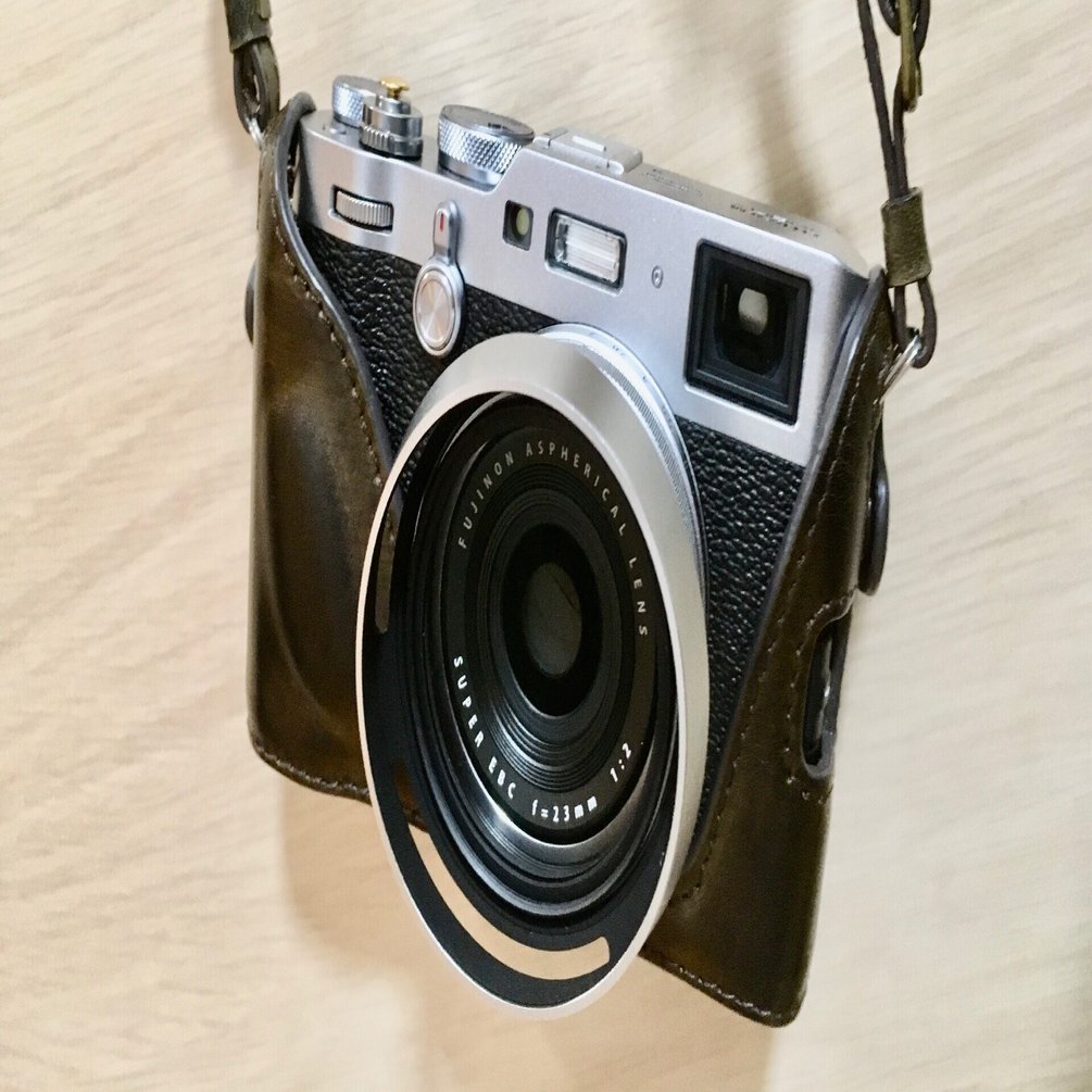 KAZA ビンテージカメラケース&レザーストラップの使用感｜三崎