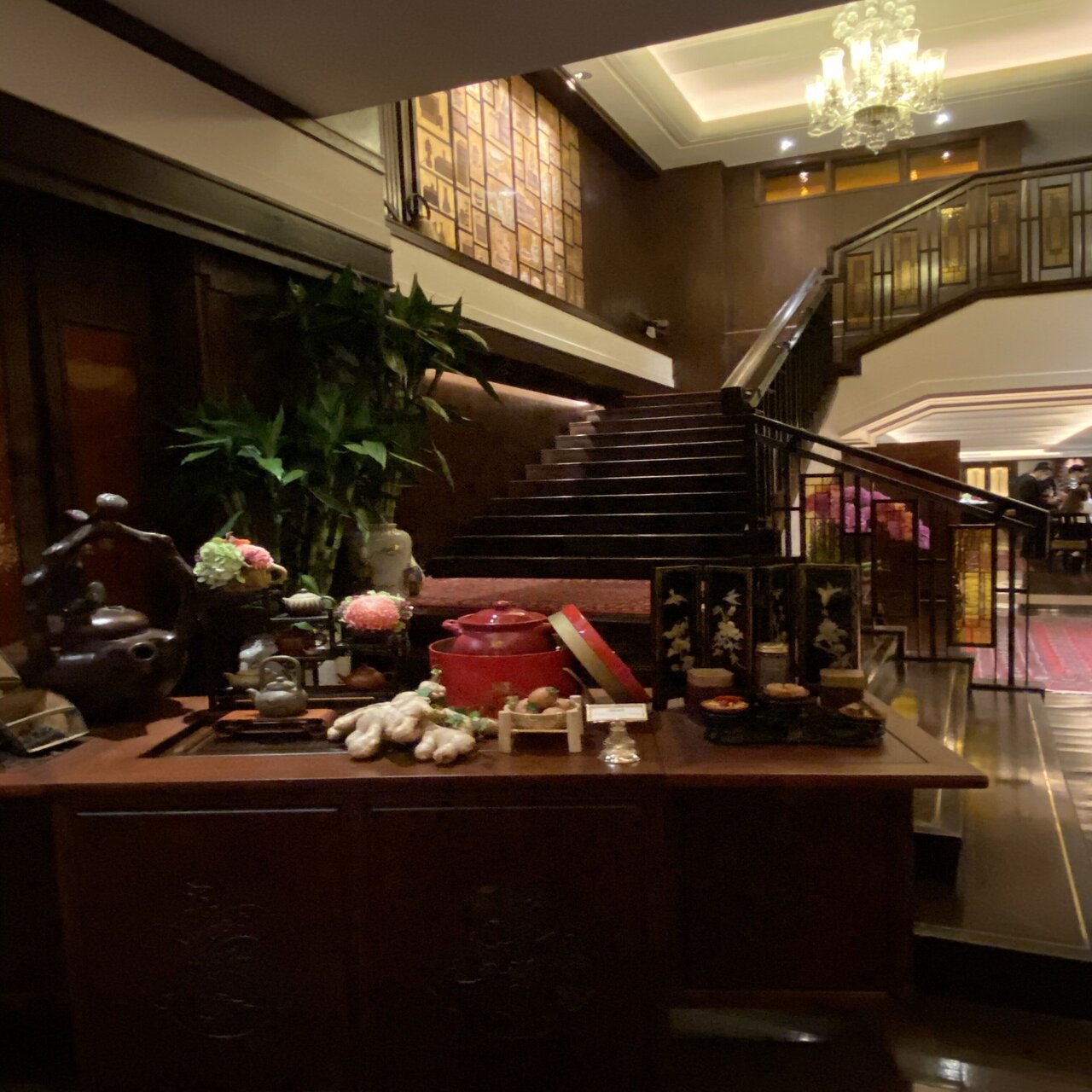 香港駐在中、ペニンシュラホテル店で購入しました-