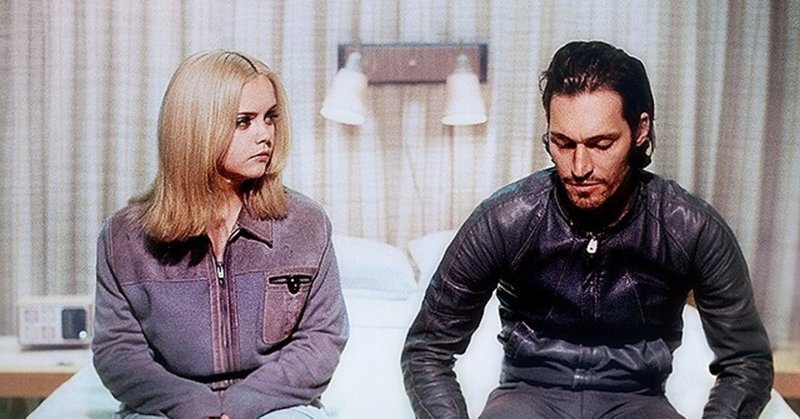 こんな言葉そうそう使いませんが この映画は イケてる ぜ バッファロー 66 一日一本短評を載せる映画館スタッフ その84 元町映画 館 note