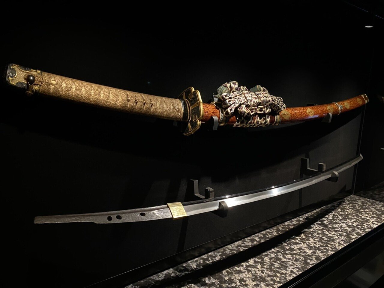 刀展示ケースの模倣品？紹介｜刀箱師の日本刀ブログ 中村圭佑