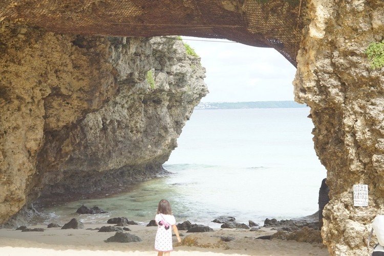 砂山ビーチのトンネル

#砂山ビーチ #宮古島 #沖縄