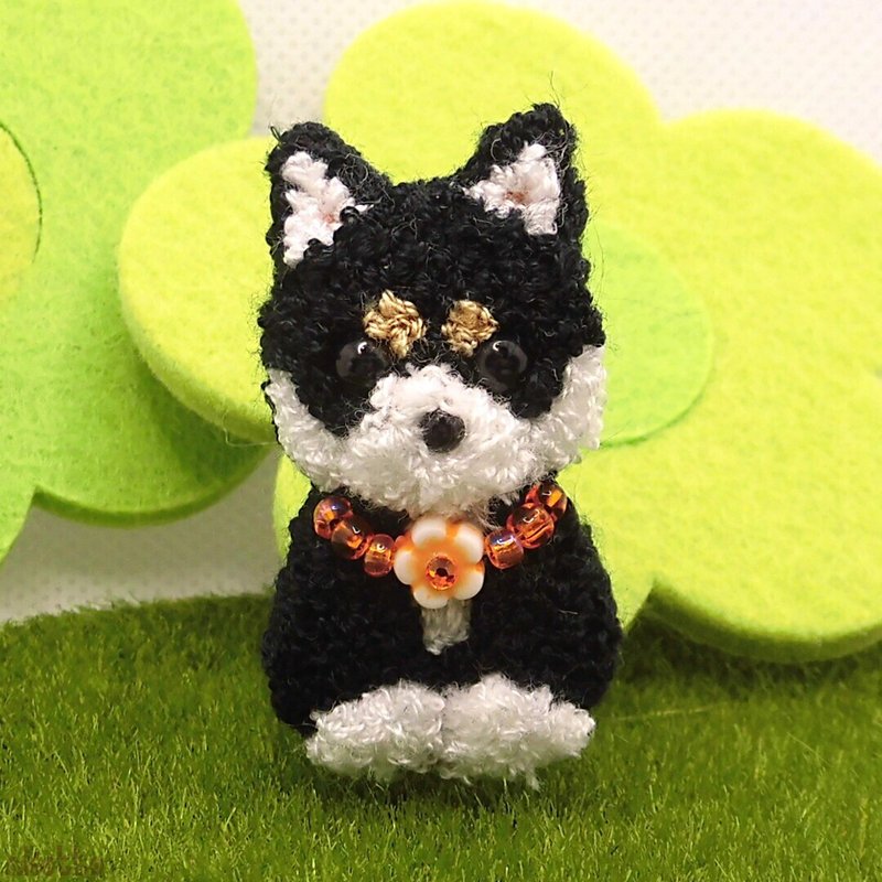 もこもこ刺繍の柴犬 黒柴 ピンバッチ Akotto Note