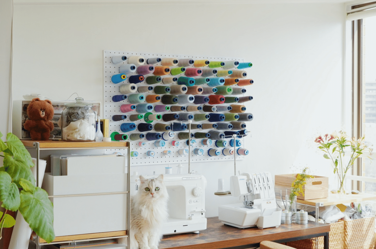 糸立て ミシン糸収納 ボビン同時収納 壁掛け 木製 糸掛け 白 糸立て