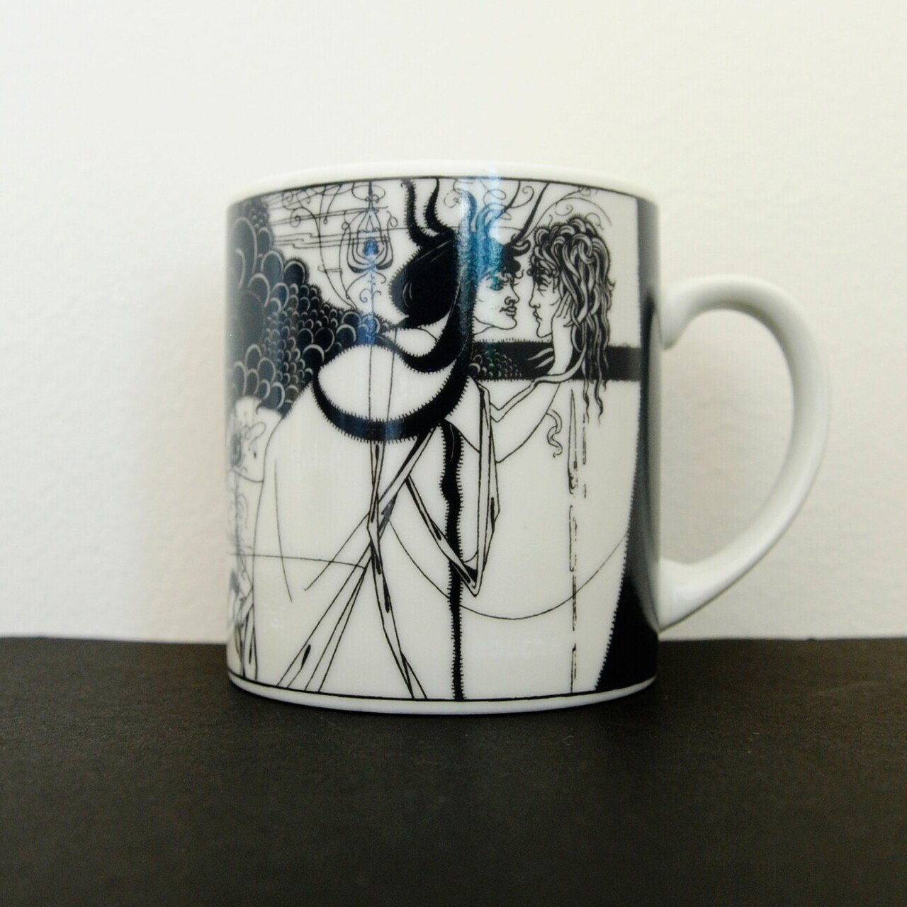 あやしい絵展 湯気とともに物語が立ちのぼるカップ フェリシモミュージアム部 Note