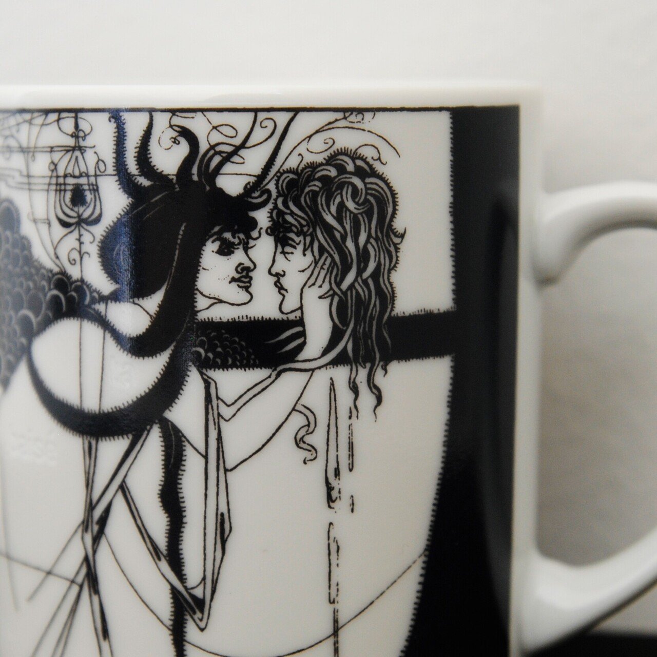 あやしい絵展 湯気とともに物語が立ちのぼるカップ フェリシモミュージアム部 Note