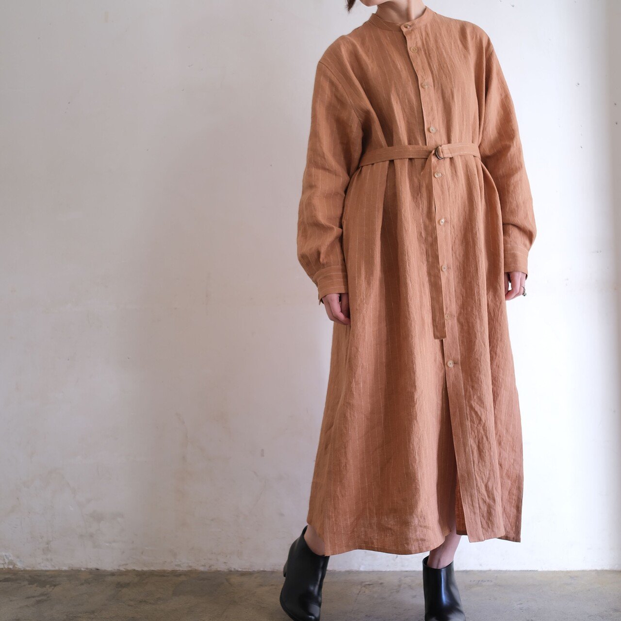 ひとつの服をいろんな風に。新作ドレス「Back pin tuck dress」｜SALUÉ