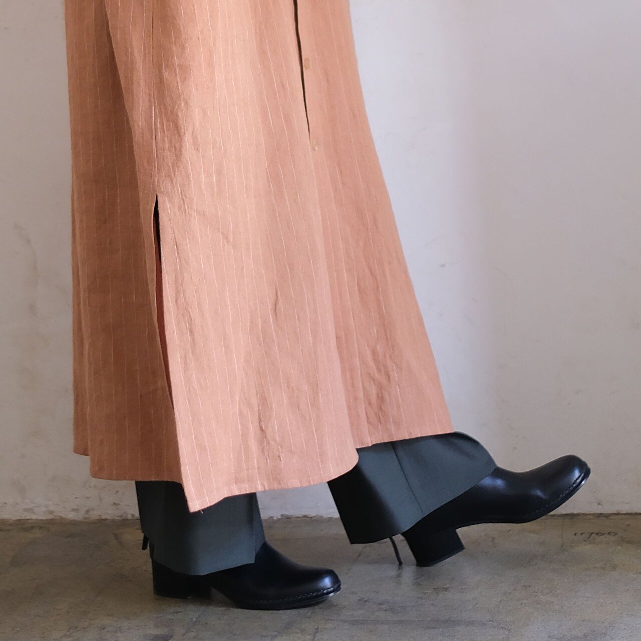 【maru✳︎ 】SALUE バックピンタックドレス セール】タック＆フレア・スクエアネックワンピースドレス（ワンピース