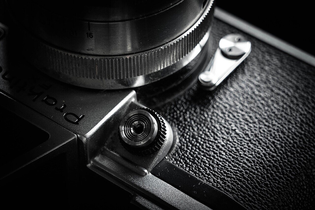 大人気新品  第174夜 プラクチカ？いえ、プラクチナです｜いいじま もとお フィルムカメラ