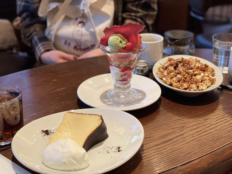 有楽町駅すぐそばの 6th By Oriental Hotel の有名バスクチーズケーキ くらら Note 有楽町駅すぐそばの 6th By Oriental Hotel の有名バスクチーズケーキ くらら Note