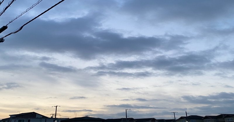 ☁️☁️夜明けの空☁️☁️☁️☁️☁️☁️☁️☁️今朝の夜明けの空☁️☁️曇り空☁️☁️☁️今朝の夜明け空☁️