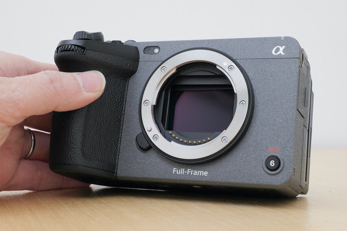 買いました！】発売日にSONY FX3入手！｜I'm a graphic designer