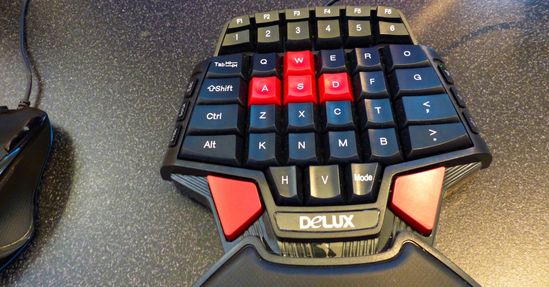 左右対称片手ゲーミングキーボードを買った話 Delux T9 じょじょ Note 左右対称片手ゲーミングキーボードを買った話 Delux T9 じょじょ Note