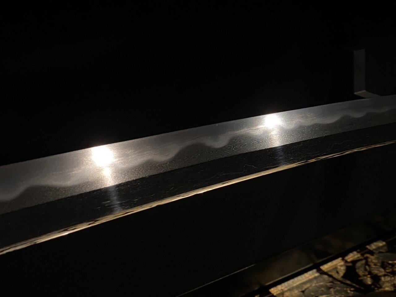 コレクター収集品　日展作家　木彫　「兔」　中村博直刀　中村珠子鑑 太刀師鐔② 扇花図｜刀箱師の日本刀ブログ 中村圭佑