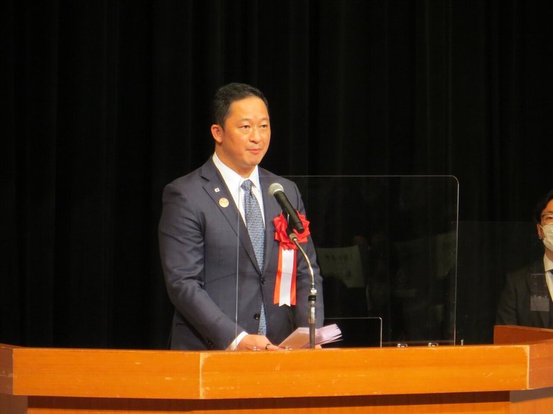 竹島の日記念式典で政務官としてご挨拶させていただきました（2月22日、島根県民会館で）