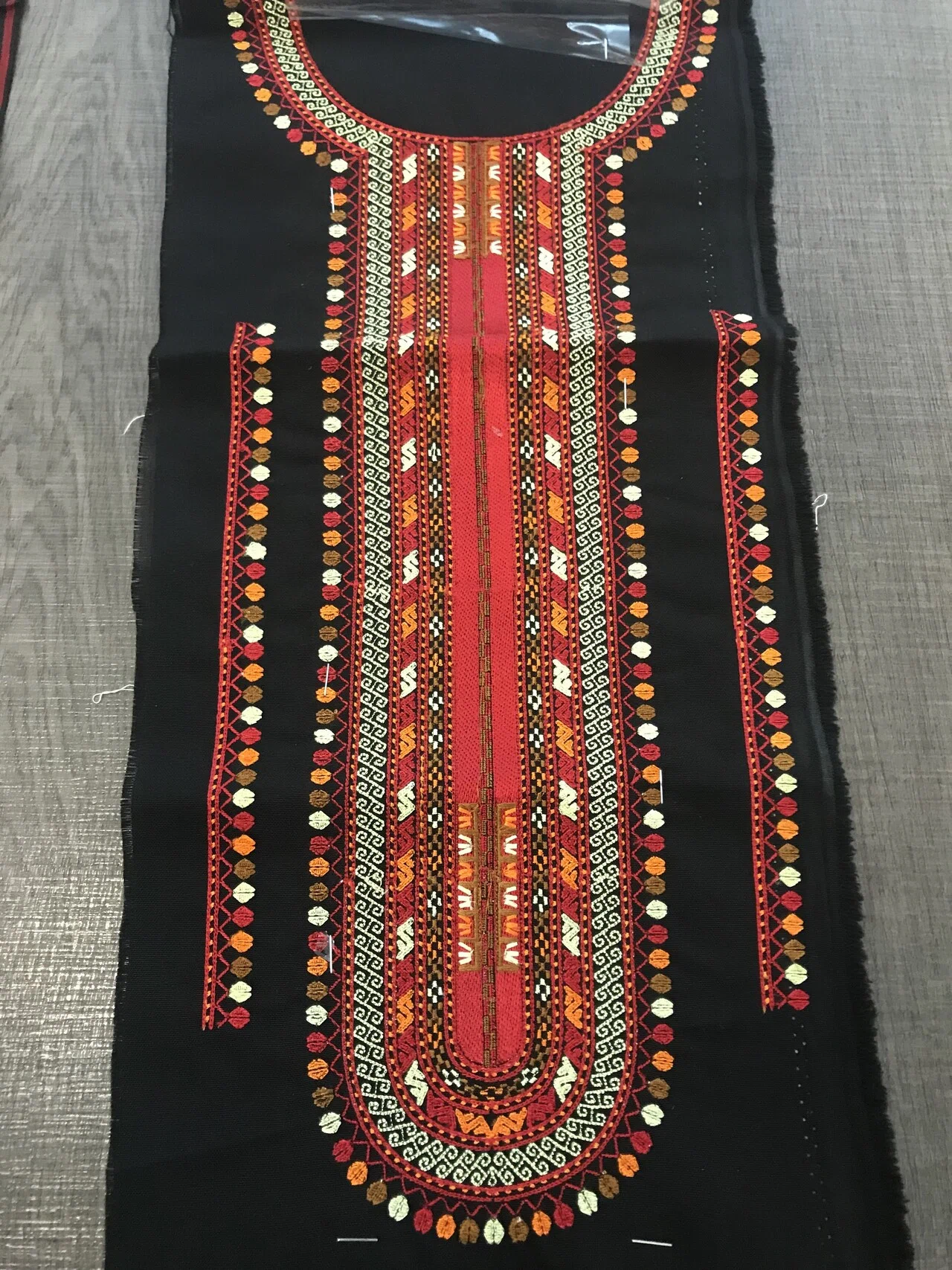 ヤカー」コレクション・トルクメニスタンのドレス刺繍｜まそしゅ