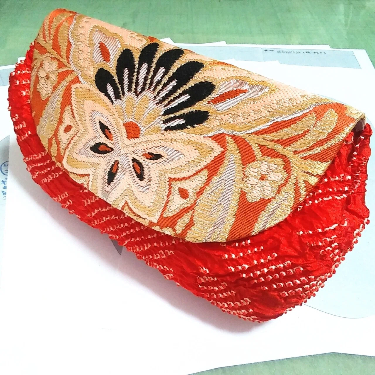 絞り着物を使った小ぶりなクラッチバッグの作り方｜手作りかばん工房あけ