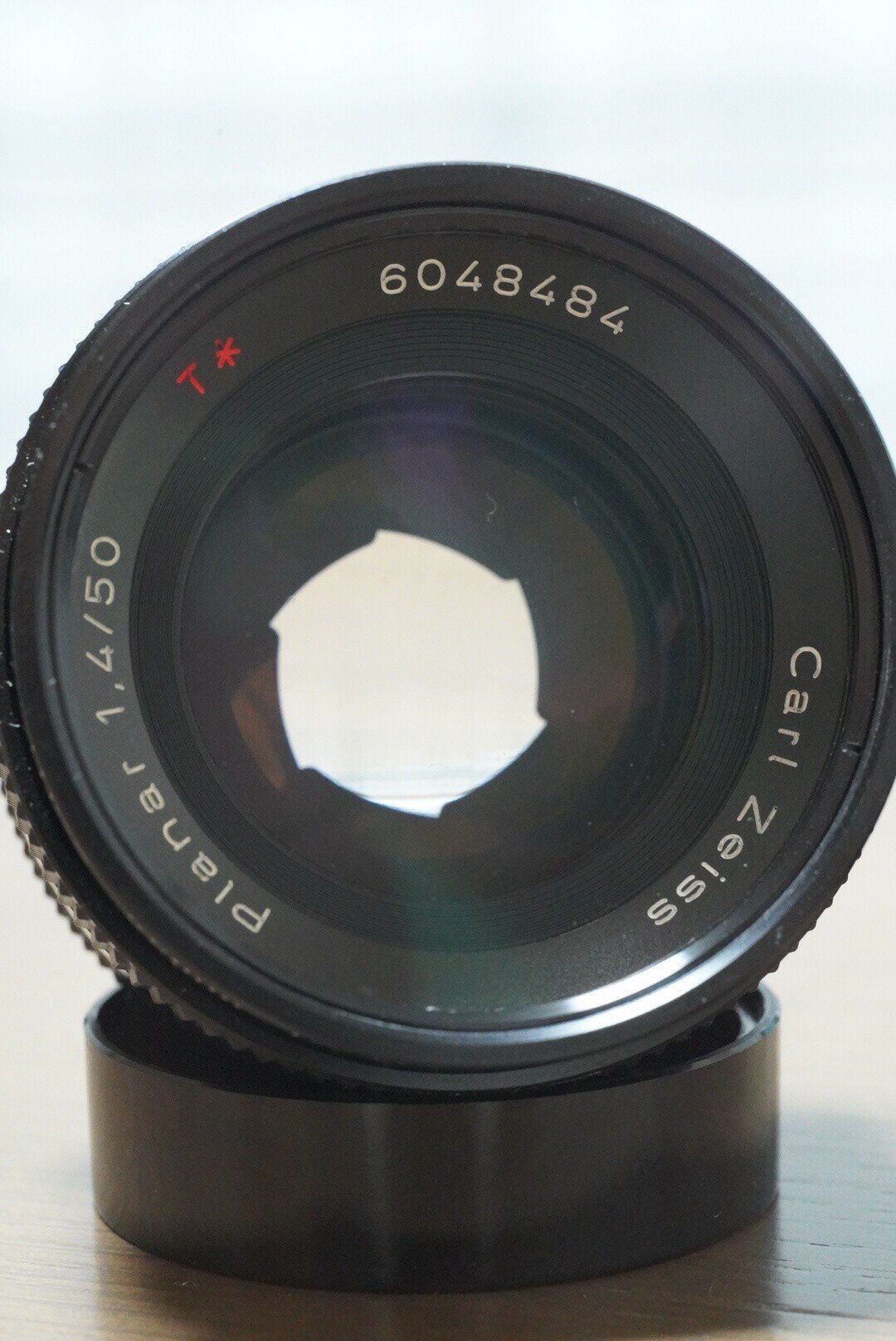 Vol.06 planar 50mm f1.4 お気に入りのレンズとなった一本｜緋色