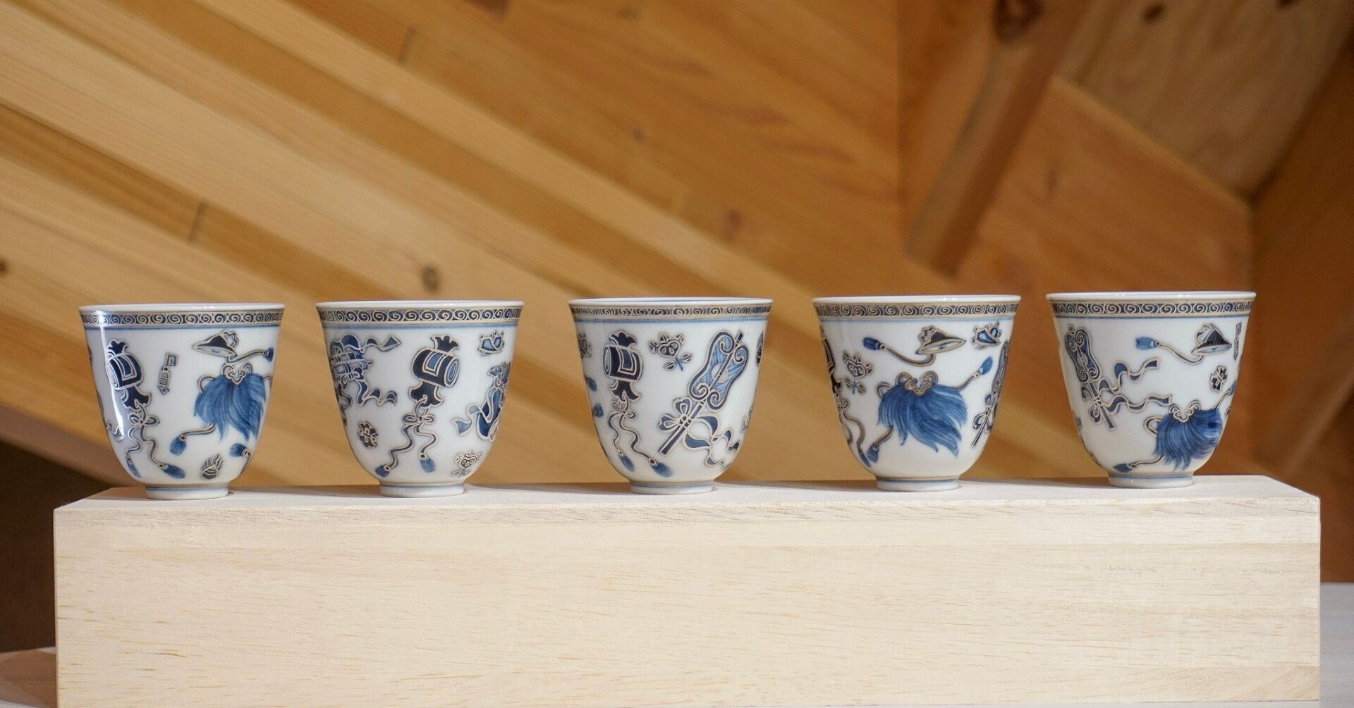 絵付の魅力に迫る！産地に長く伝わる九谷焼の文様｜セラボクタニ 公式note