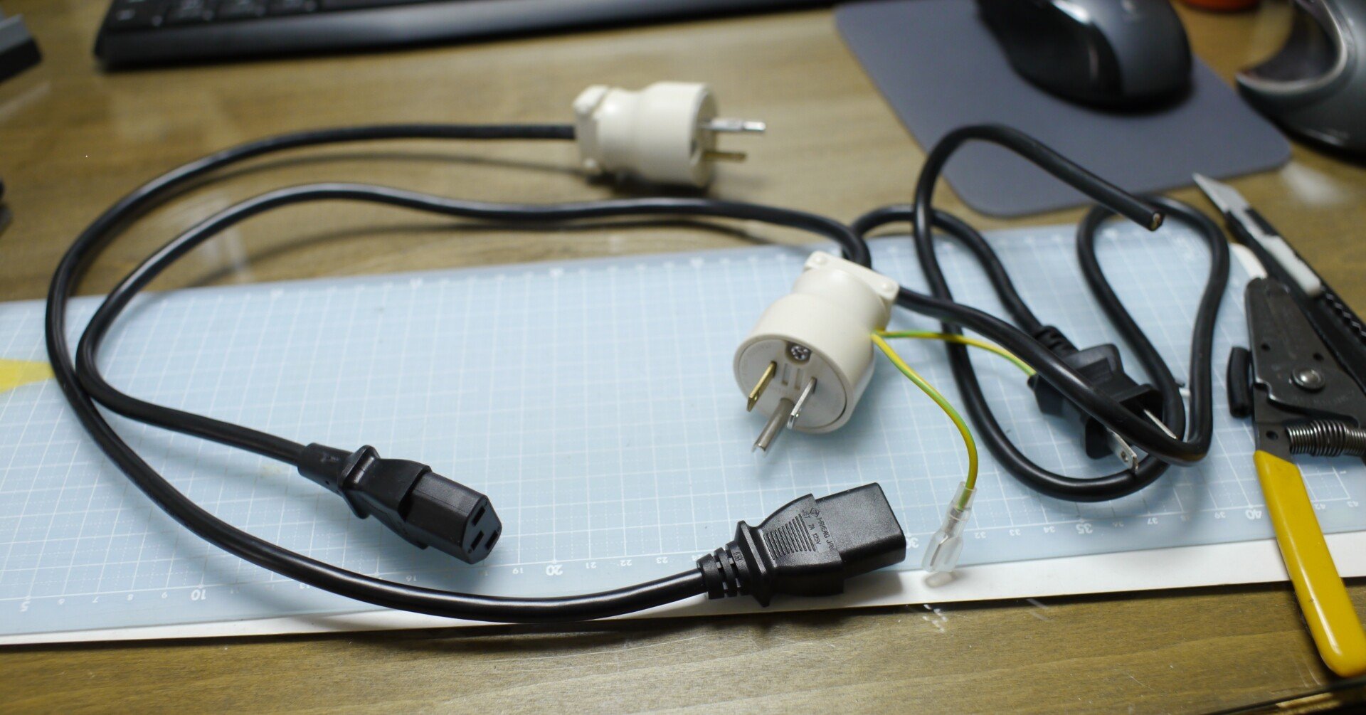 私が時々自作するなんちゃって電源ケーブル｜Ryo Kimura