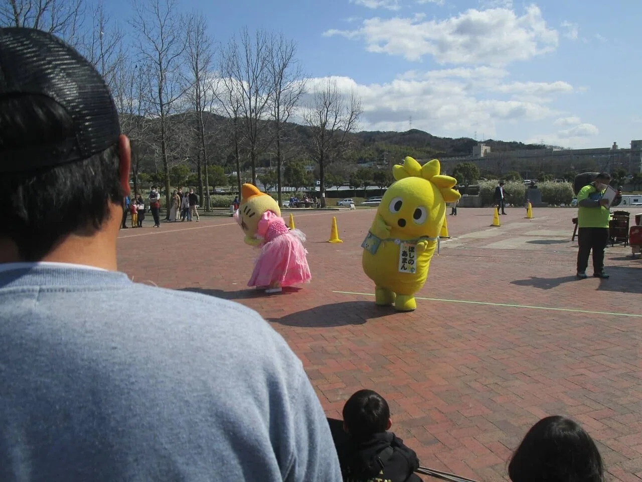 動画投稿は時間がかかるので後の動画は改めて投稿します 久しぶりに交野市の観光キャラクター 星のあまんちゃん に会いました 以前と違いしゃべるゆるキャラ になってます ここでも みっけちゃん に会いました ユーラス Note