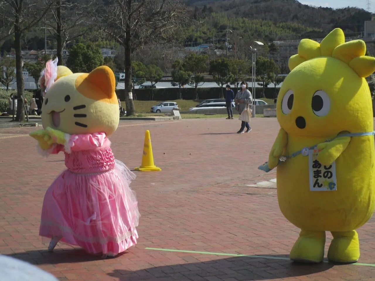 動画投稿は時間がかかるので後の動画は改めて投稿します 久しぶりに交野市の観光キャラクター 星のあまんちゃん に会いました 以前と違いしゃべるゆるキャラ になってます ここでも みっけちゃん に会いました ユーラス Note
