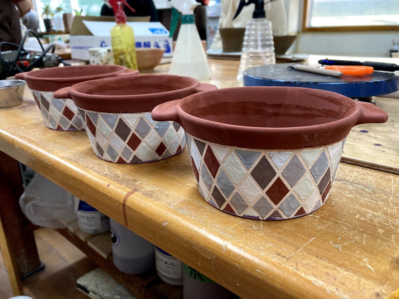 no.32 友達一家にあげるタイル柄のお皿 作成編｜Nao🍎＠陶芸主婦