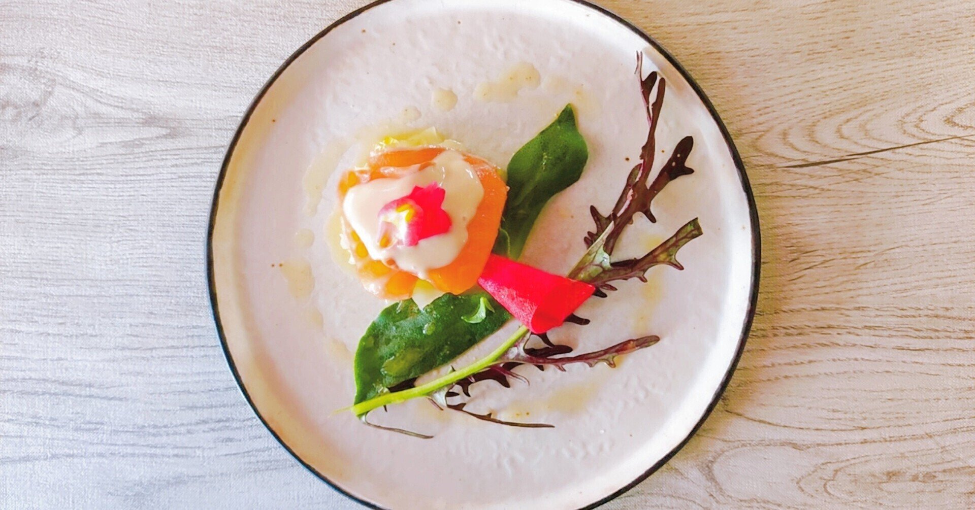 サーモン キャベツ アイスプラントのサラダ アンチョビークリーム 修家大雄 レストラン ラ フェ Note サーモン キャベツ アイスプラントのサラダ アンチョビークリーム 修家大雄 レストラン ラ フェ Note