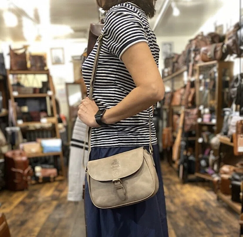 Olivia｜The British Bag