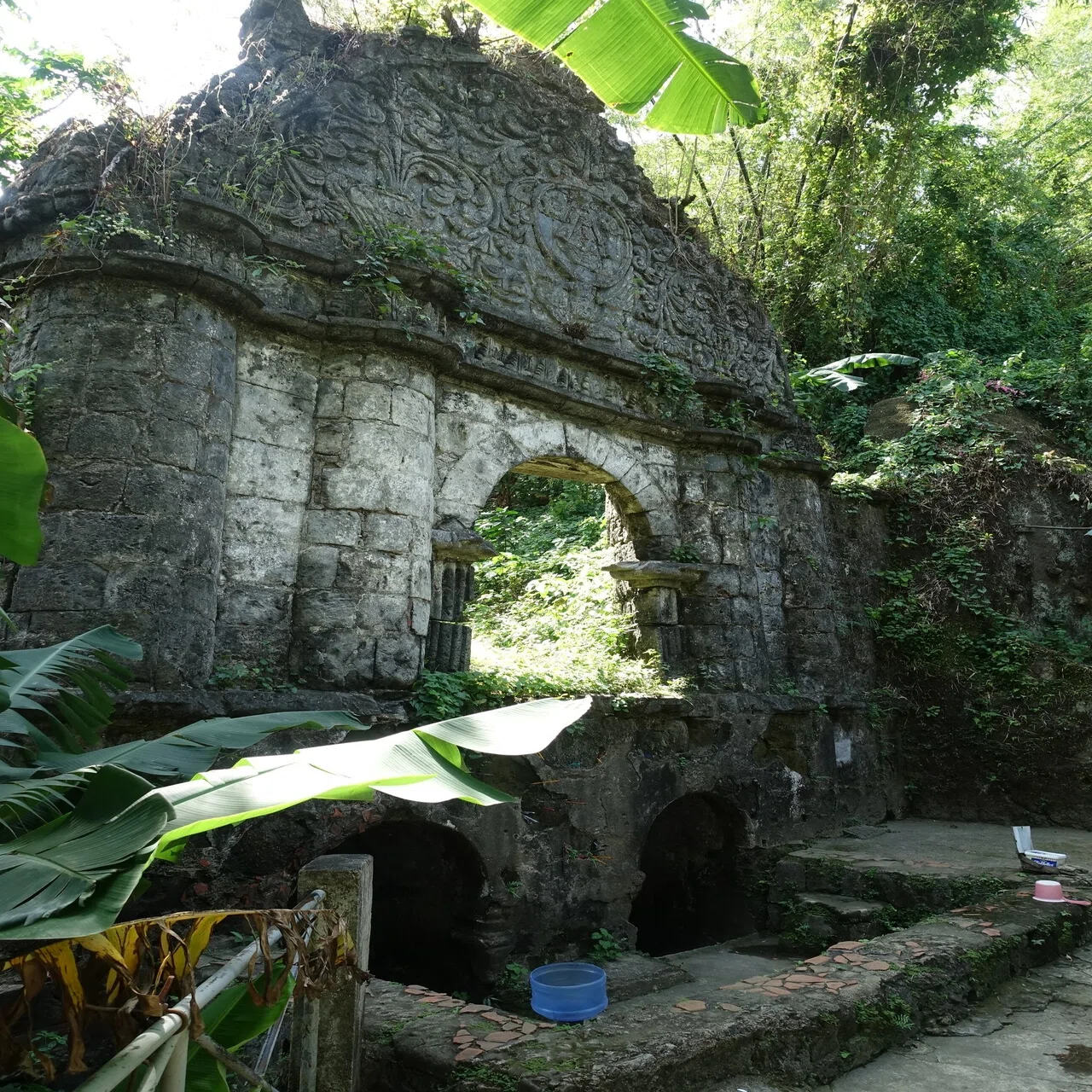 Well of Saint Lucia, Caysasay, Philippines, サンタ・ルチアの泉 