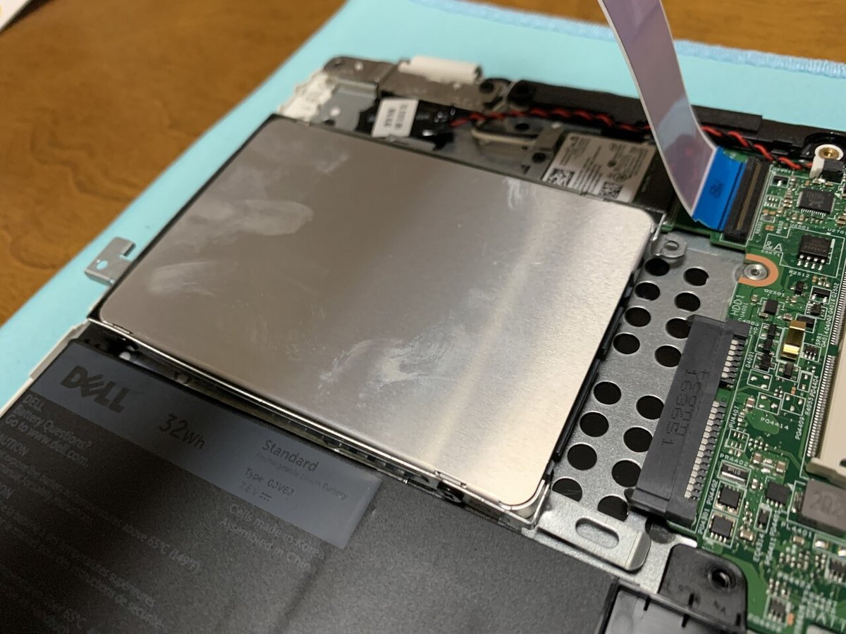 DELL inspiron 11 3000(3162) SSDクローン作成&メモリ増設|イナくん DELL inspiron 11 3000(3162) SSDクローン作成&メモリ増設|イナくん