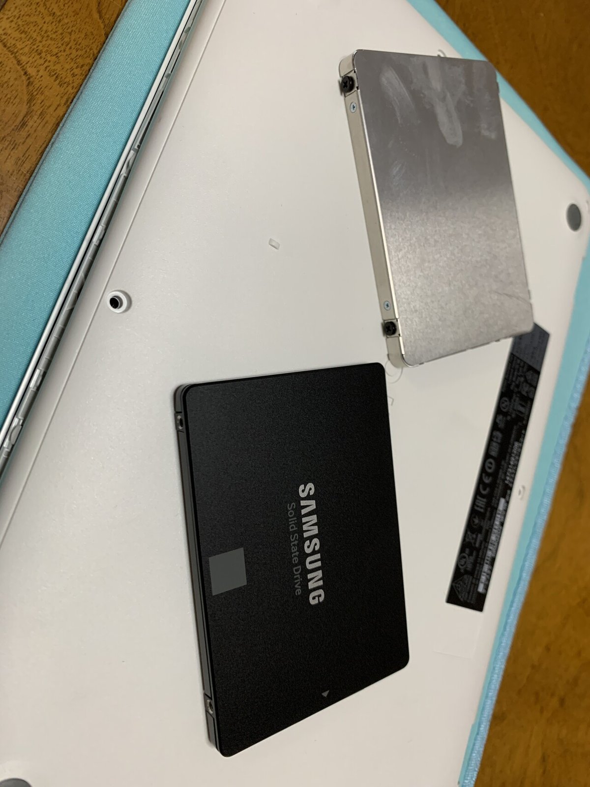 DELL inspiron 11 3000(3162) SSDクローン作成&メモリ増設|イナくん DELL inspiron 11 3000(3162) SSDクローン作成&メモリ増設|イナくん