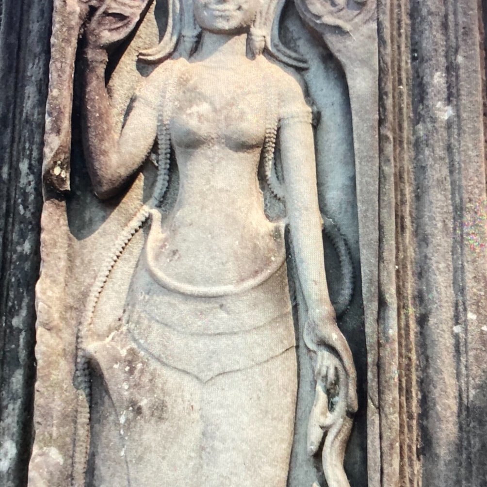 巨大な女神像です。やはり胸が大きいです。子孫繁栄の象徴なのでしょう