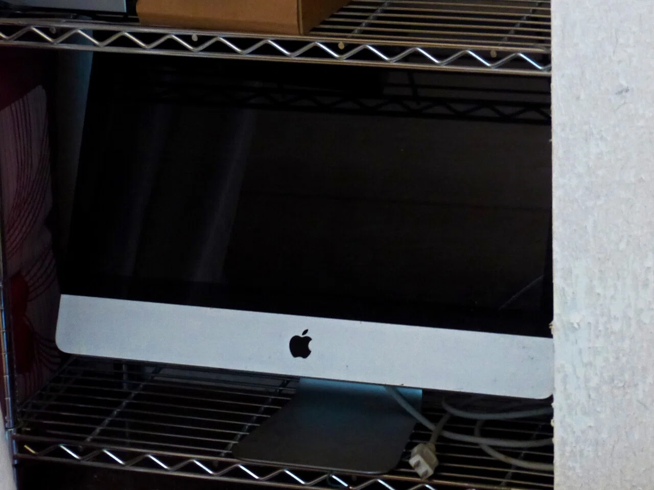 アンチApple原理主義者、iMacを液晶モニターに改造してしまう｜じょじょ